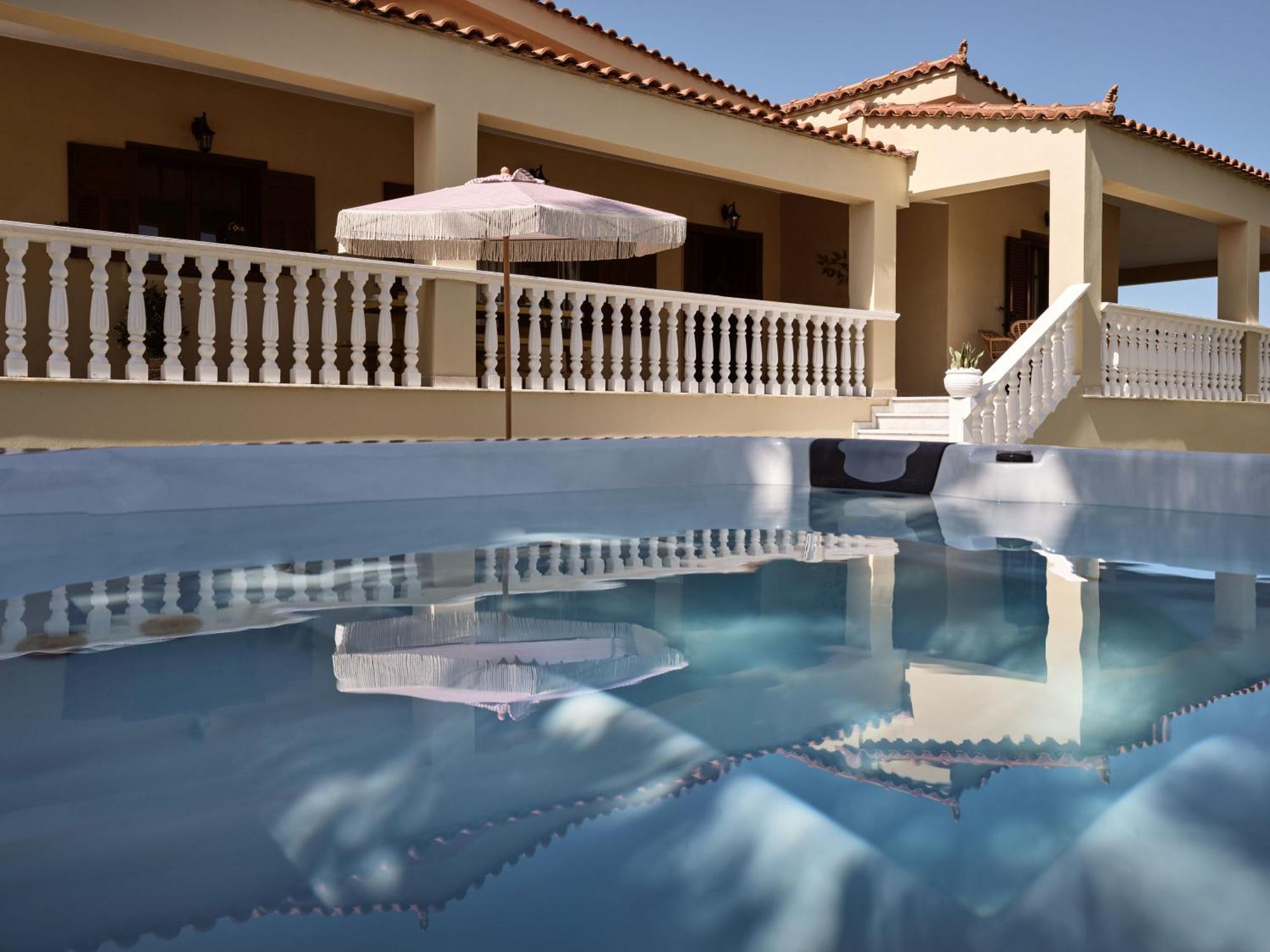 Sea Elegance Villa - On The Beach, By Zantewize Psarou  Exterior photo